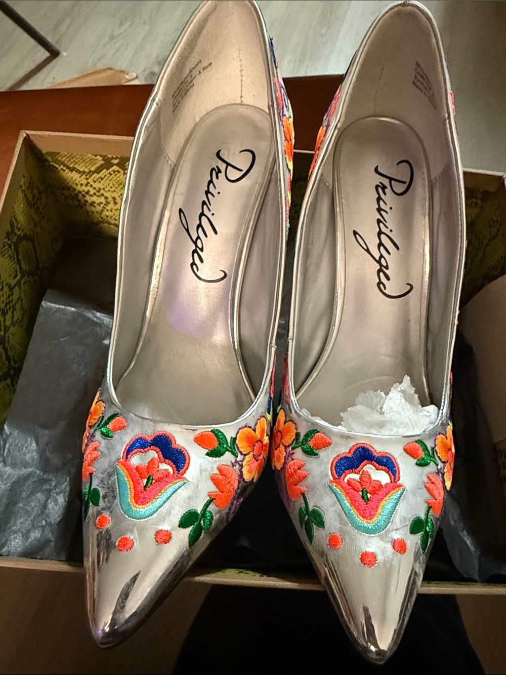 Silver Floral Embroidered Pointed Toe Pumps